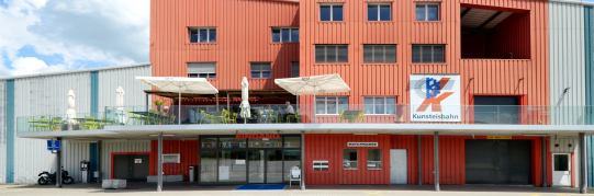 Dauernde Verkehrsanordnung: Rapperswilerstrasse 63 bzw. Weg entlang der Curlinghalle