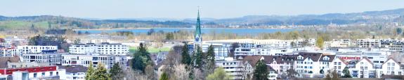 Drohnenaufnahme der Stadt Wetzikon in Zürich