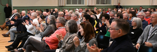 Preisträgerinnen und Preisträger der "Wetziker Flamme"  im Rahmen des Vereinsapéro 2025 geehrt